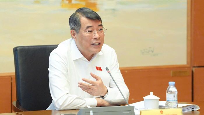 Thủ tướng Lê Minh Hưng phát biểu tại phiên thảo luận tổ Đoàn đại biểu Quốc hội TP Hải Phòng, sáng 19-10. Ảnh: VIẾT CHUNG