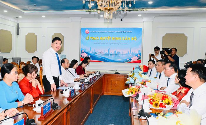  Phó Chủ tịch UBND TPHCM Hoàng Nguyên Dinh phát biểu tại buổi lễ. Ảnh: VIỆT DŨNG 