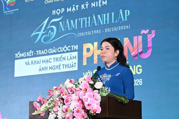  Chủ tịch Hội LHPN TPHCM Nguyễn Thị Ngọc Xuân phát biểu tại lễ kỷ niệm. Ảnh: VIỆT DŨNG 