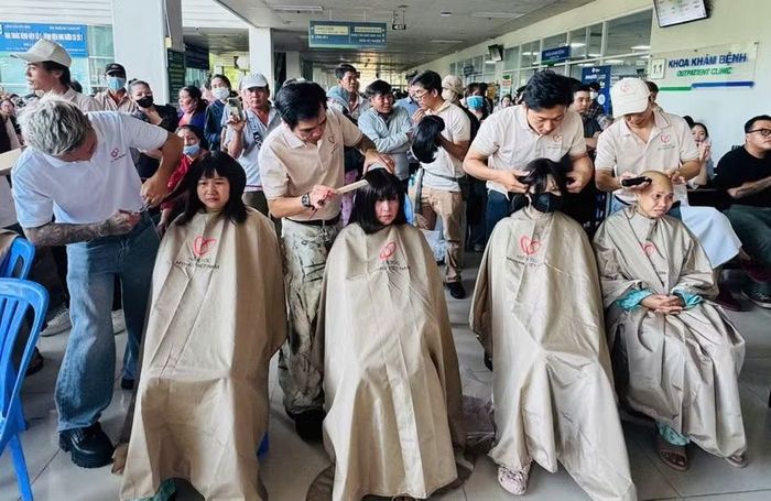 Mỗi bộ tóc khi trao đi đều hướng tới sự chu đáo, tinh tế, phù hợp với nhu cầu và tôn trọng tối đa cảm nhận của từng người bệnh.