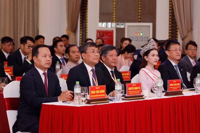 Các đại biểu tham dự Hội nghị.