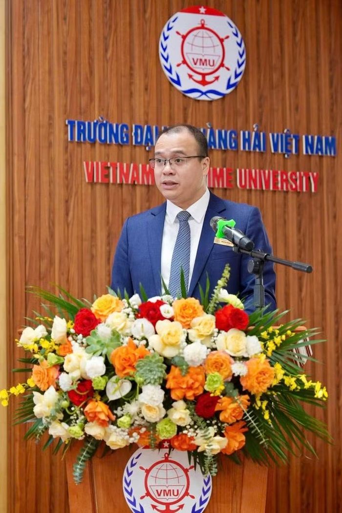PGS.TS. Nguyễn Minh Đức - Phó Hiệu trưởng VMU phát biểu khai mạc Hội nghị IWT 2026.