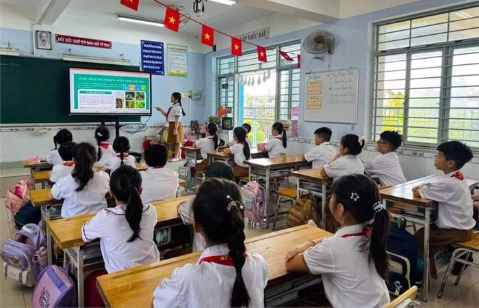 Tiết học của học sinh Trường TH-THCS Cát Lái.