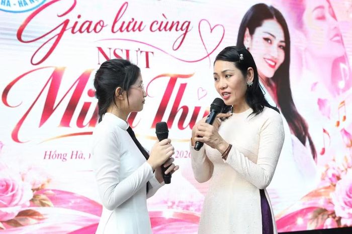 Nữ nghệ sĩ chia sẻ về ý nghĩa của Ngày 20/10 tới các em học sinh.