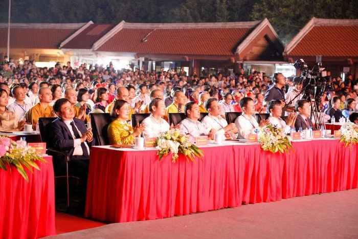 Các đại biểu dự lễ khai hội. Ảnh: Đinh Chiến.