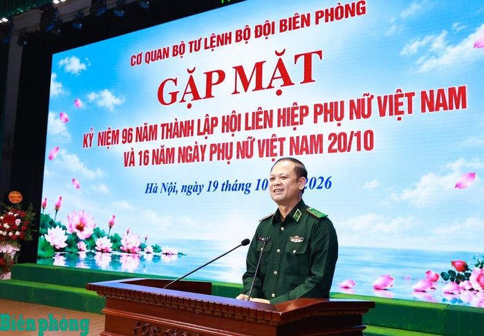 Trung tướng Nguyễn Anh Tuấn, Bí thư Đảng ủy, Chính ủy Bộ đội Biên phòng phát biểu chúc mừng cán bộ, hội viên phụ nữ tại buổi gặp mặt kỷ niệm 96 năm Ngày thành lập Hội Liên hiệp Phụ nữ Việt Nam và 16 năm Ngày Phụ nữ Việt Nam. Ảnh: Thanh Xuân