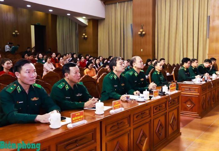 Thủ trưởng Bộ Tư lệnh Bộ đội Biên phòng, Bộ Tham mưu, Cục Chính trị, các Cục và Văn phòng Bộ Tư lệnh Bộ đội Biên phòng tham dự buổi gặp mặt. Ảnh: Thanh Xuân
