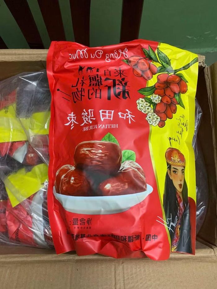 Cơ quan điều tra cần làm rõ Tôn Bằng từng được cho phép sử dụng nhãn hiệu theo hình thức nào, quyền đó còn hiệu lực hay không và có giới hạn về chủ thể, hàng hóa hoặc kênh phân phối hay không. Nếu quyền sử dụng đã chấm dứt hoặc hành vi vượt quá phạm vi được phép, việc tiếp tục khai thác nhãn hiệu có thể bị xem xét là xâm phạm quyền sở hữu công nghiệp. Ảnh: Bộ Công an