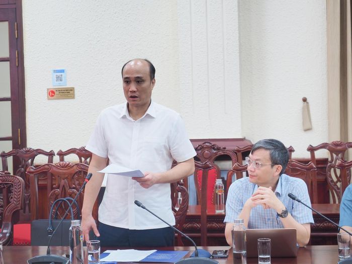 PGS.TS Tô Văn Hoà, Hiệu trưởng Trường Đại học Luật Hà Nội phát biểu tại buổi làm việc.