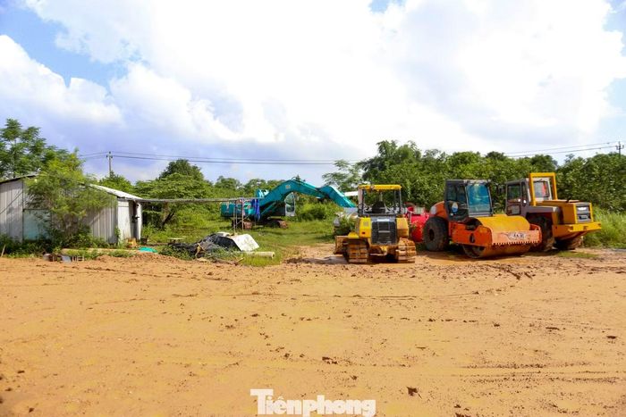  Lãnh đạo thành phố yêu cầu các chủ đầu tư, đơn vị liên quan tăng ca, tăng kíp, tập trung nhân lực, phương tiện để bù đắp thời gian chậm tiến độ; đồng thời cá thể hóa trách nhiệm của người đứng đầu trong quá trình tổ chức thực hiện. 