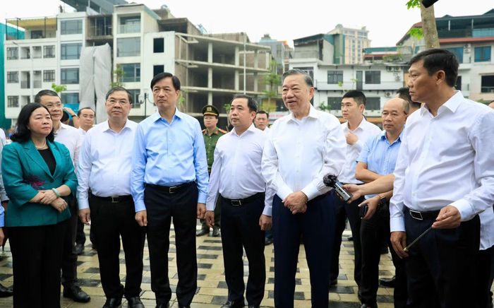 Tổng Bí thư, Chủ tịch nước Tô Lâm kiểm tra dự án Vành đai 1 đoạn Hoàng Cầu - Voi Phục ngày 10/10/2026. Ảnh: Q.T.