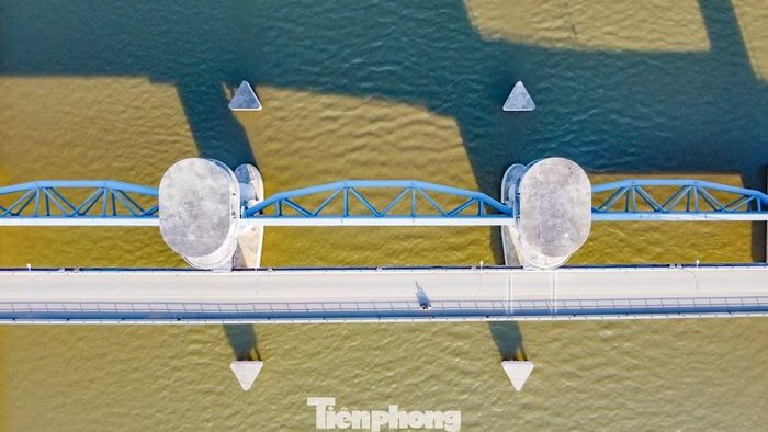Các công trình được đầu tư đồng bộ nhằm tăng cường khả năng kiểm soát nguồn nước, đồng thời phục vụ nhu cầu giao thông đường bộ và đường thủy trong khu vực. Hệ thống cống tại đây được đánh giá là công trình ngăn mặn, giữ nước ngọt lớn nhất Bắc miền Trung, chỉ đứng sau cống Cái Lớn ở Kiên Giang