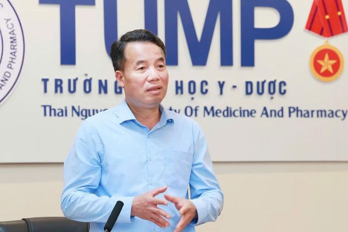 Ông Nguyễn Thế Mạnh, Chủ tịch UBND tỉnh Thái Nguyên phát biểu tại lễ ra quân