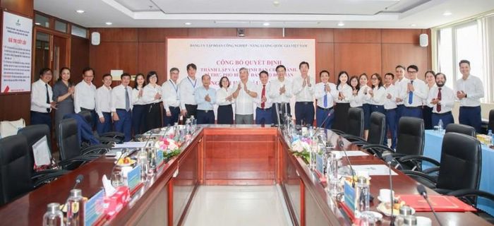 Lãnh đạo Tập đoàn chúc mừng Đảng bộ bộ phận PVU.