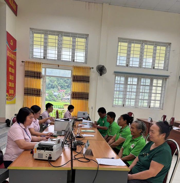 NHCSXH Hà Quảng tích cực cho vay vốn tại các điểm giao dịch x