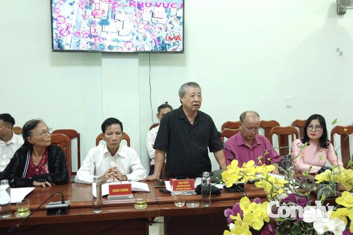 Đại biểu, nhân chứng phát biểu, cung cấp thông tin về khu vực nghi có mộ liệt sĩ tại Hố Bà Lâu, xã Hiệp Đức.