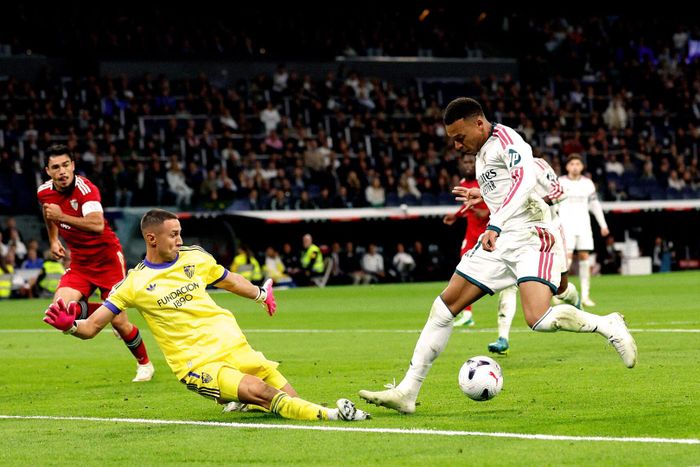 Mbappe tỏa sáng với cú đúp. Ảnh: Diario AS