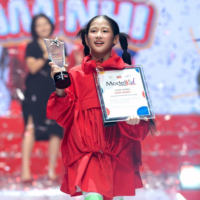 Tạ Lâm Nhi, 11 tuổi giành ngôi vị cao nhất của Model Kid Vietnam 2026.