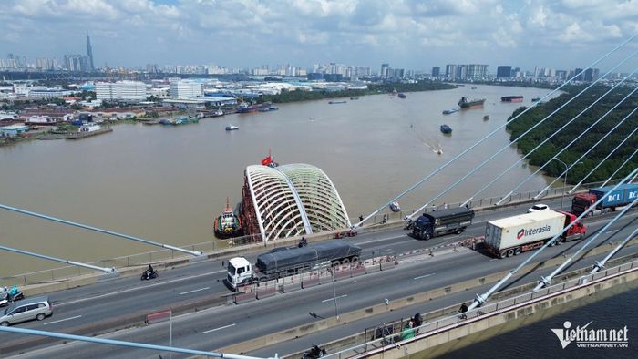Vòm cầu đi qua cầu Phú Mỹ. Ảnh: TK