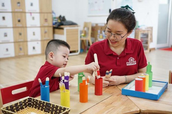 Lời chúc mừng cô giáo mầm non nhân ngày Phụ nữ Việt Nam 20/10 là món quà tinh thần ý nghĩa. Ảnh minh họa