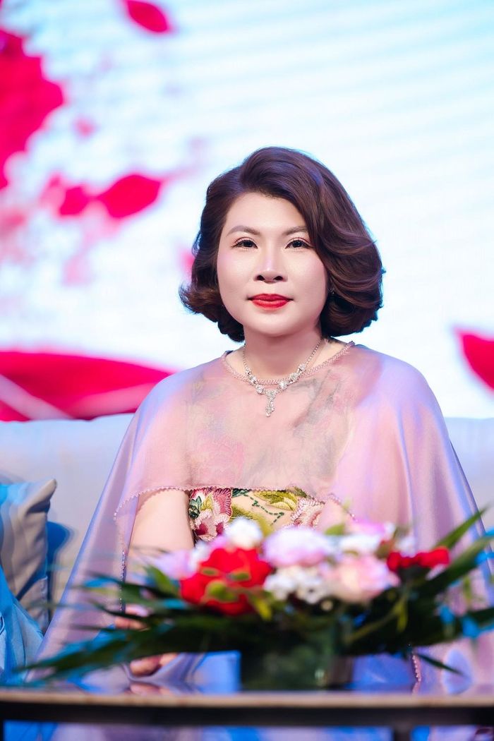 Phương Mai hiện là trưởng khoa Thanh nhạc. 