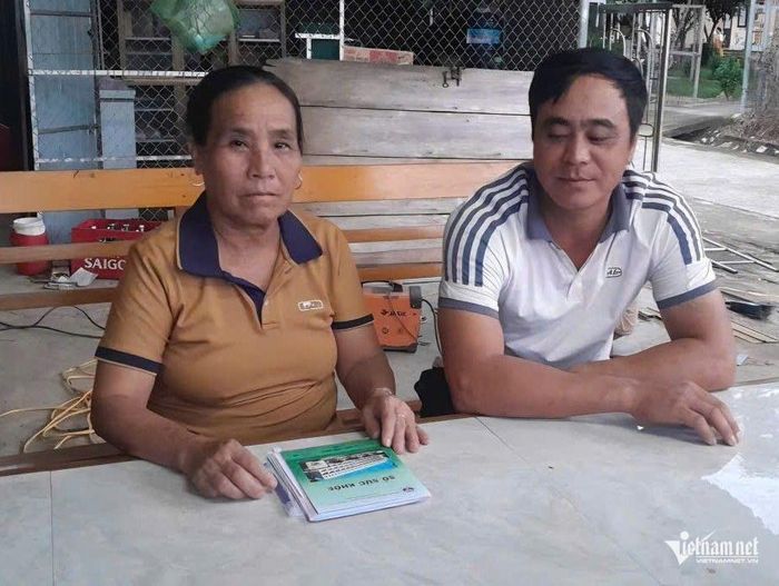 Dù không còn làm trưởng bản nữa vì lý do sức khỏe, thế nhưng bà Phạm Thị Lâm vẫn thường xuyên đến các hộ gia đình khó khăn trong bản động viên, chia sẻ cách trồng trọt cho bà con