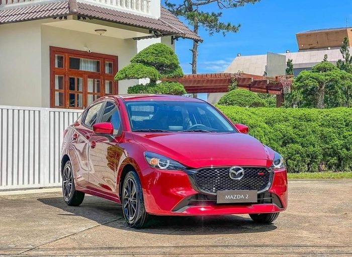 Mazda2 có thiết kế nhỏ gọn, điệu đà, khá phù hợp với phụ nữ. Ảnh: THACO
