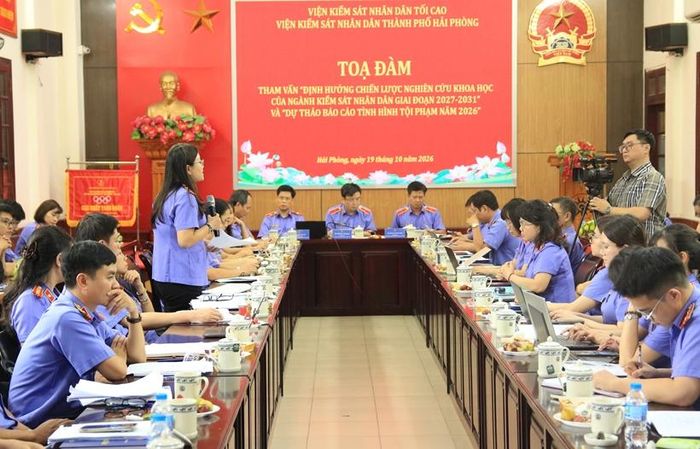 Quang cảnh buổi tọa đàm.