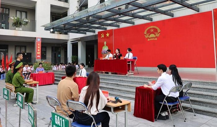 Quang cảnh "Phiên tòa giả định".