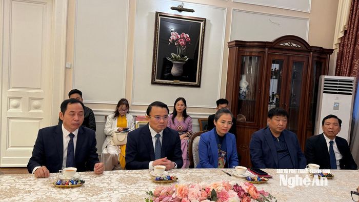 Đồng chí Võ Thị Minh Sinh phát biểu tại cuộc làm việc. Ảnh: Thanh Huyền