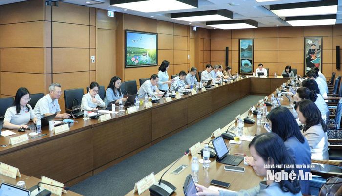 Các đại biểu Quốc hội tham gia thảo luận tổ. Ảnh: Khánh Duy