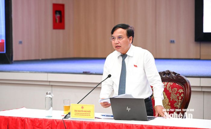 Phó Chủ tịch HĐND tỉnh Nguyễn Như Khôi điều hành phiên giải trình. Ảnh: Thành Cường