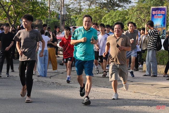 Mỗi kilomet hoàn thành tương ứng với 1.000 đồng đóng góp cho các hoạt động hỗ trợ người khuyết tật, trẻ em mồ côi có hoàn cảnh khó khăn.