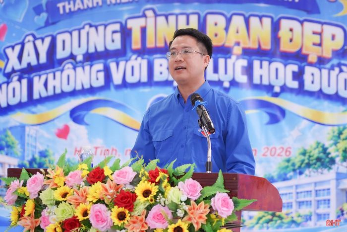 Anh Nguyễn Viết Hải Đăng - Phó Bí thư Tỉnh đoàn phát biểu tại diễn đàn.