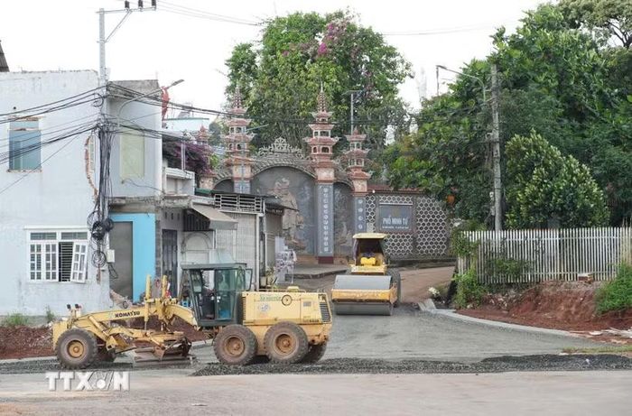 Ủy ban Nhân dân tỉnh Đắk Lắk yêu cầu đẩy nhanh tiến độ thi công các công trình, dự án nhằm tăng tốc giải ngân vốn đầu tư công. (Ảnh: Tuấn Anh/TTXVN)