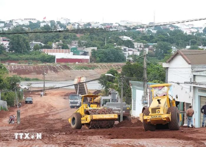 Dự án Hồ thủy lợi Ea Tam được tăng tốc thi công sau nhiều năm chậm tiến độ. (Ảnh: Tuấn Anh/TTXVN)