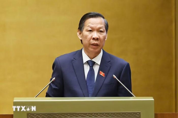 Chủ nhiệm Ủy ban Kinh tế và Tài chính Phan Văn Mãi đề nghị Cơ quan Soạn thảo tiếp tục rà soát, làm rõ nhiều nội dung quan trọng để đảm bảo tính khả thi và cân bằng lợi ích các bên. (Ảnh: TTXVN)