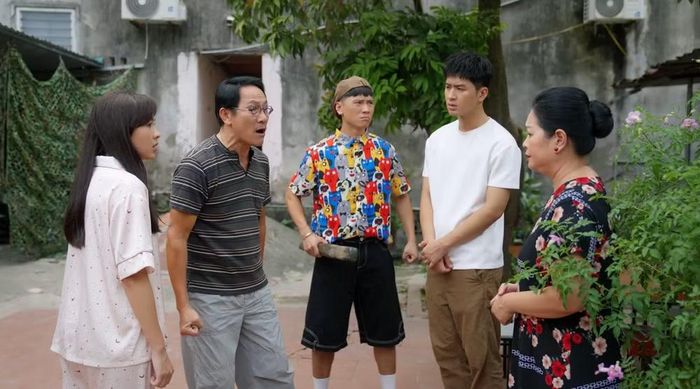 Đằng sau những va chạm là câu chuyện về sự sẻ chia, niềm tin và những tình cảm nảy sinh khi con người cùng nhau vượt qua khó khăn. (Ảnh: VTV)