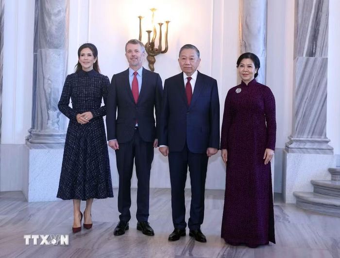 Tổng Bí thư, Chủ tịch nước Tô Lâm và Phu nhân Ngô Phương Ly hội kiến Nhà Vua Đan Mạch Frederik X và Hoàng hậu Mary. (Ảnh: Thống Nhất/TTXVN)
