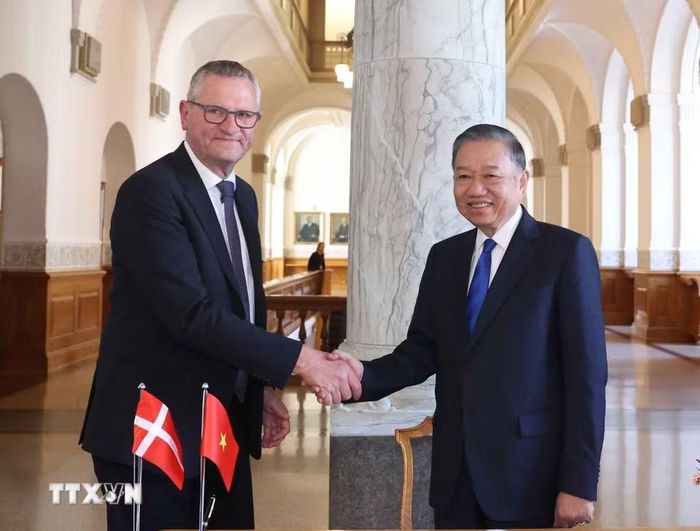 Tổng Bí thư, Chủ tịch nước Tô Lâm hội kiến Chủ tịch Quốc hội Đan Mạch Henrik Frandsen. (Ảnh: Thống Nhất/TTXVN)