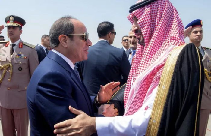 Tổng thống Ai Cập Abdel Fattah el-Sisi gặp Thái tử Saudi Arabia Mohammed bin Salman tại Cairo, Ai Cập vào ngày 15/9/2026. Ảnh: Hoàng gia Saudi Arabia