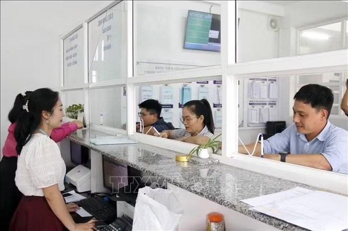 Lâm Đồng yêu cầu các địa phương bố trí làm việc ngoài giờ hành chính để kịp thời tháo gỡ vướng mắc cho người dân và doanh nghiệp.