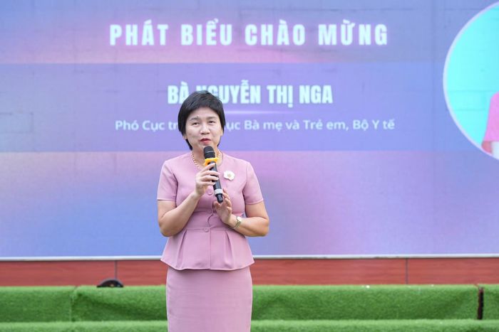 Bà Nguyễn Thị Nga, Phó Cục trưởng Cục Bà mẹ và Trẻ em chia sẻ tại chương trình.