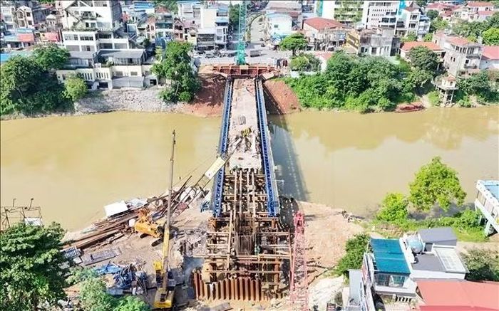 Công trường xây dựng mới cầu Gia Bảy.