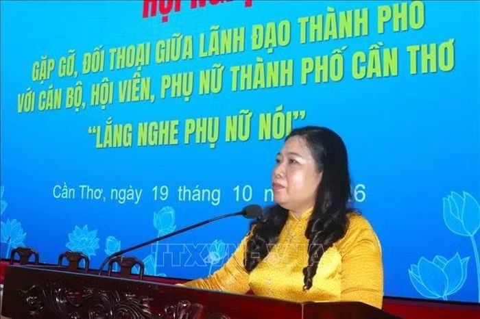 Bà Hồ Thị Cẩm Đào, Phó Bí thư Thành ủy thành phố Cần Thơ, phát biểu.