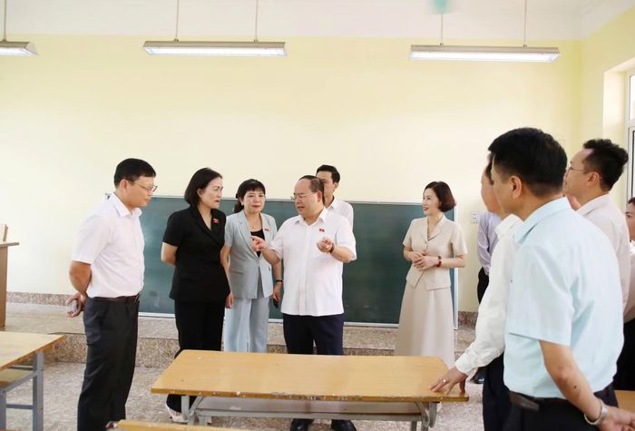 Đoàn ĐBQH TP Quảng Ninh khảo sát tổ chức và hoạt động của chính quyền địa phương kể từ khi hoạt động của mô hình chính quyền địa phương hai cấp tại phường Bãi Cháy.