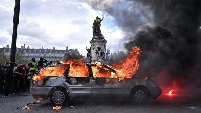 Biểu tình phản đối chi phí sinh hoạt tăng cao tại Paris, Pháp, ngày 17/10/2026. Ảnh: Anadolu