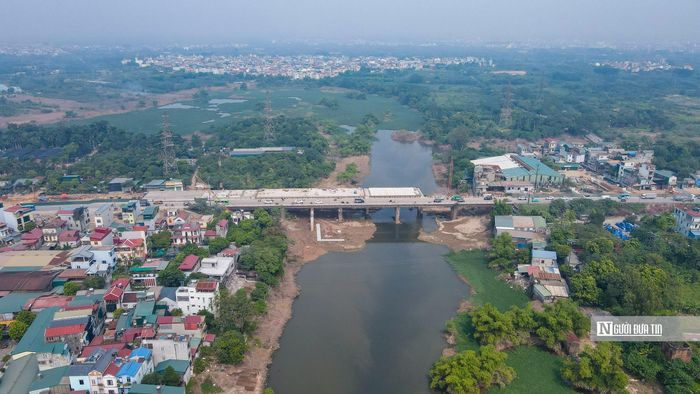 Công trình nằm trên trục giao thông kết nối khu vực phía Tây Hà Nội với trung tâm thành phố và các địa phương lân cận.