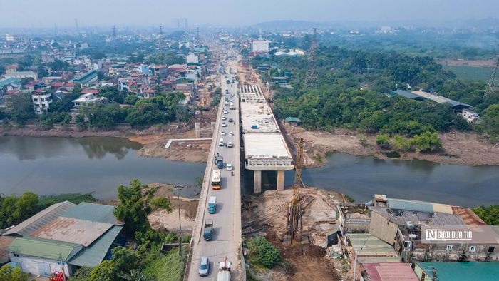 Tính đến đầu tháng 10, đơn vị thi công đã hoàn thành 72/126 cọc khoan nhồi, 4/6 bệ mố trụ, 11/36 thân mố trụ, 8/32 xà mũ; đúc được 64/238 phiến dầm I, 1.200/6.936 tấm ván khuôn và lắp đặt xong 21 phiến dầm I.