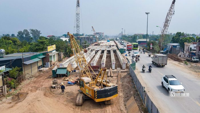 Theo kế hoạch, đơn vị thi công phấn đấu thông xe phần cầu bên phải tuyến vào đầu tháng 12/2026.